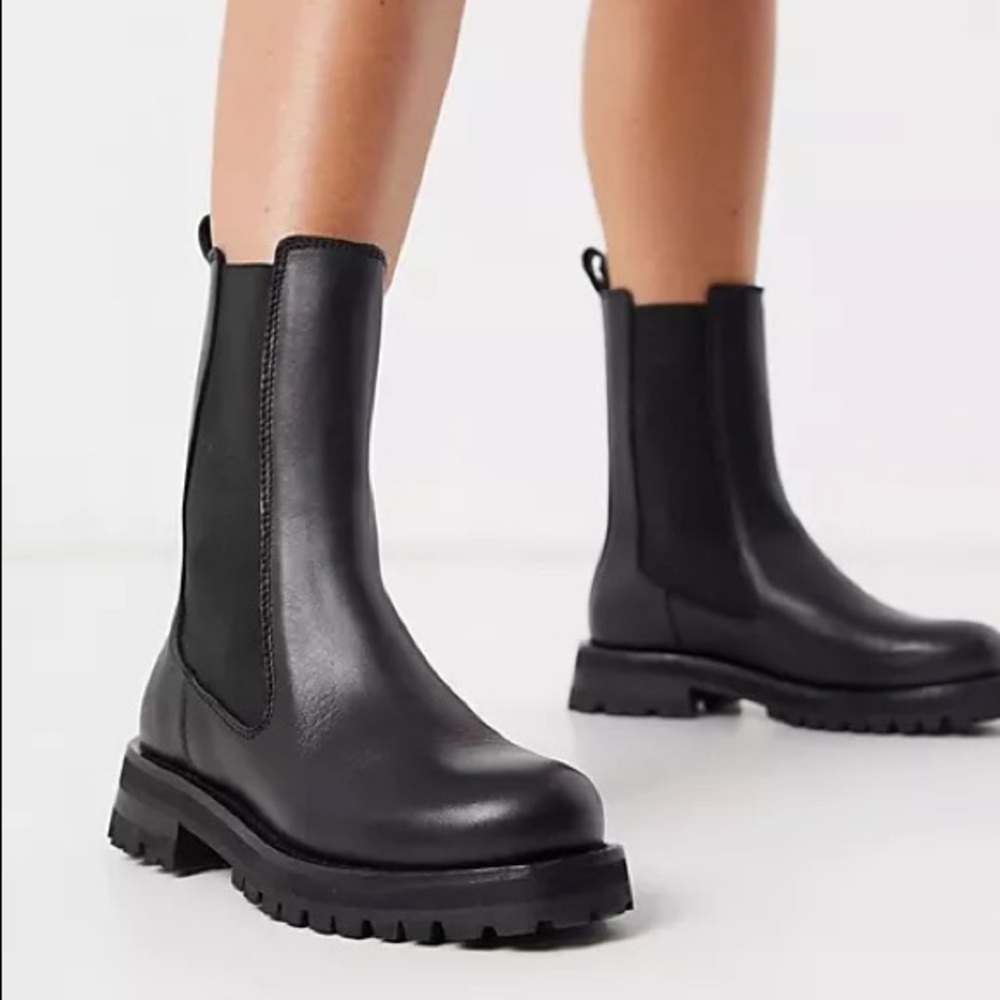 & Other Stories Chunky Sole Leather Chelsea Boots